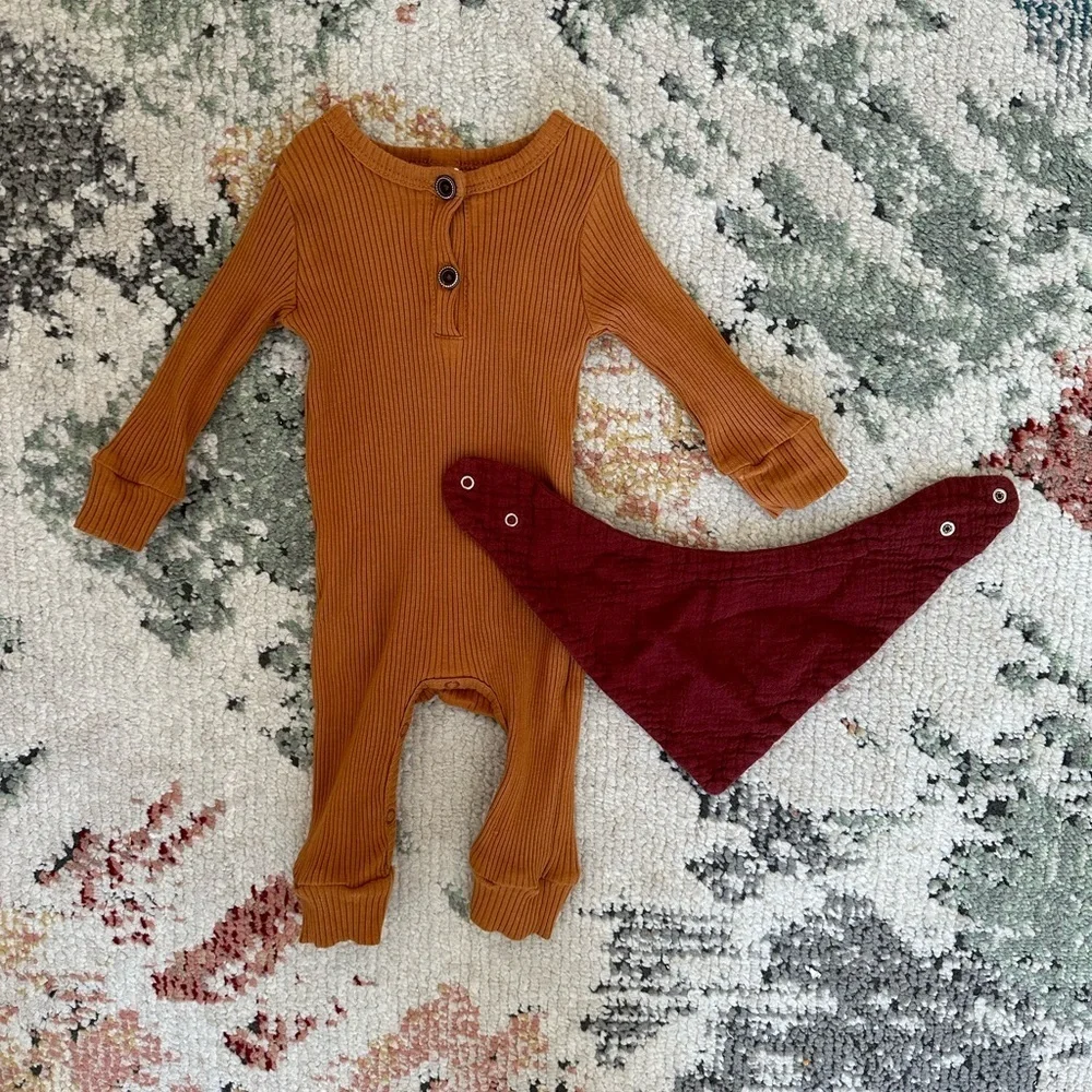 Boutique 3-6M Baby Boy Ribbed Knit Rustic Brown One Piece & Muslin Cotton Bib
